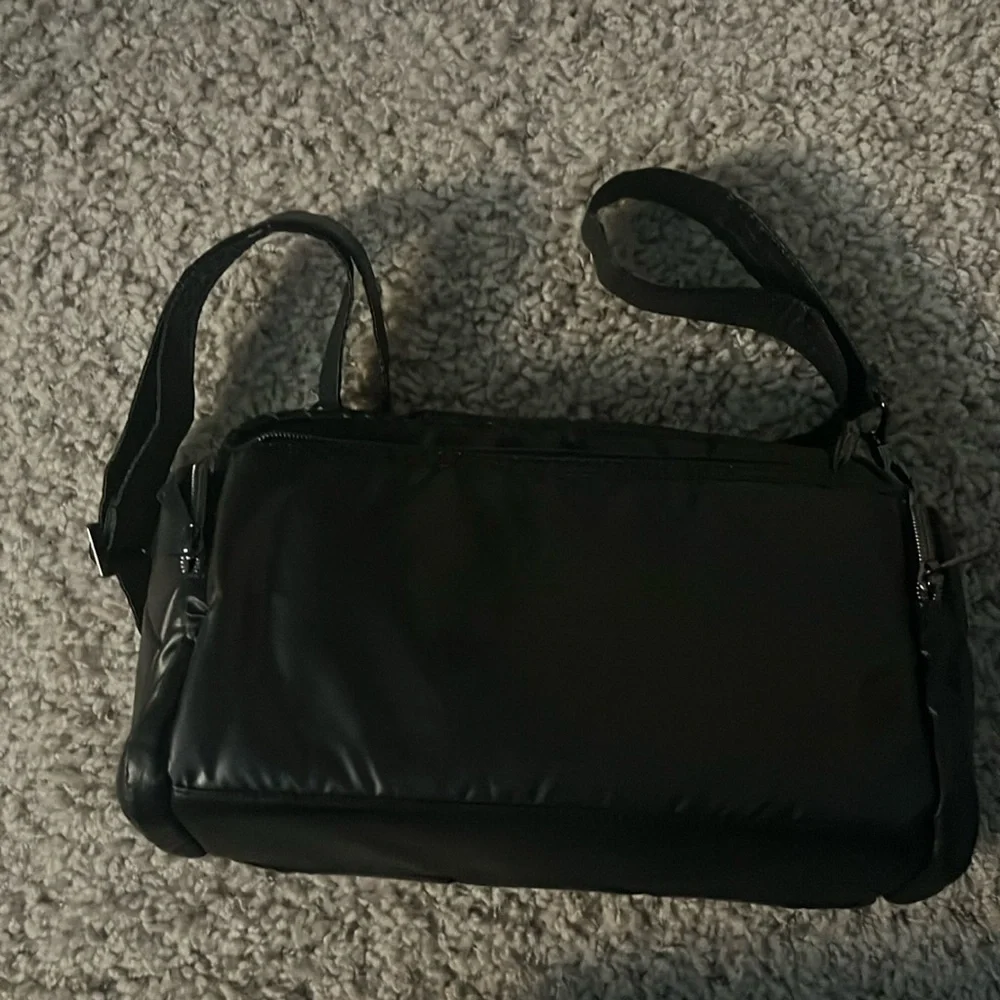 LUG Trolley 2 Quilted Crossbody Bag - Picture 6 of 8